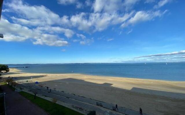 Apartment Vue Mer - Direct a la Plage