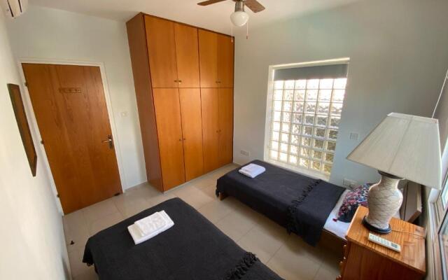 2 Bedroom Roof Terrace & Sea View Apartment