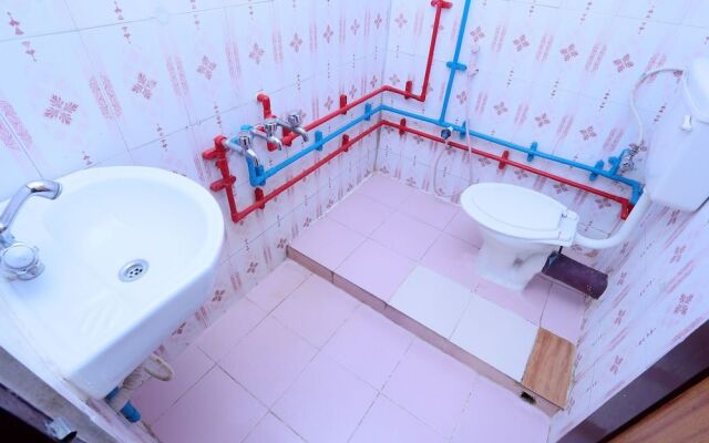 OYO 24221 Daneys Guest House