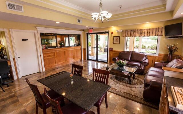 Downtowner Inn and Suites Hobby