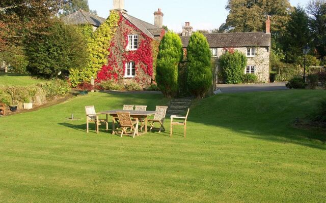 Collaven Manor Hotel