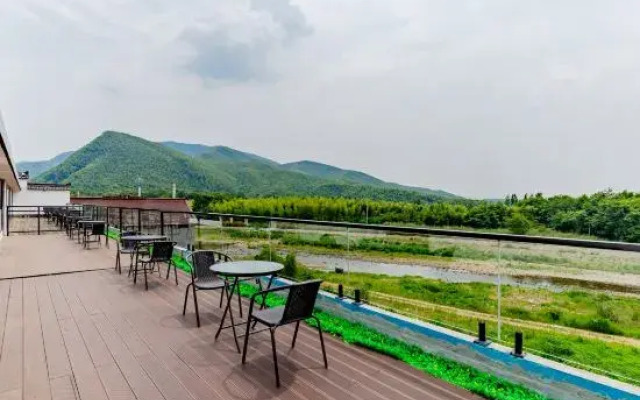 Yuanxian Moon Bay Huifu Farm