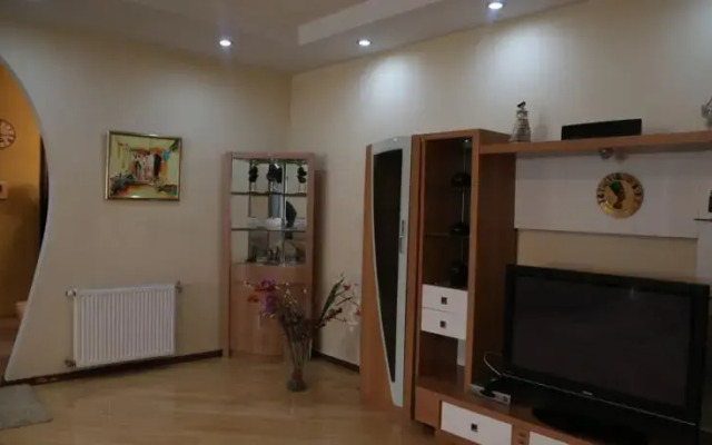 Five Star Apartment