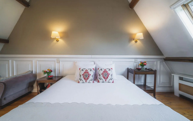 Number 11 Exclusive Guesthouse