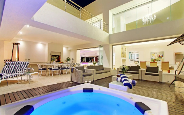 Hollywood Mansion & Spa Camps Bay