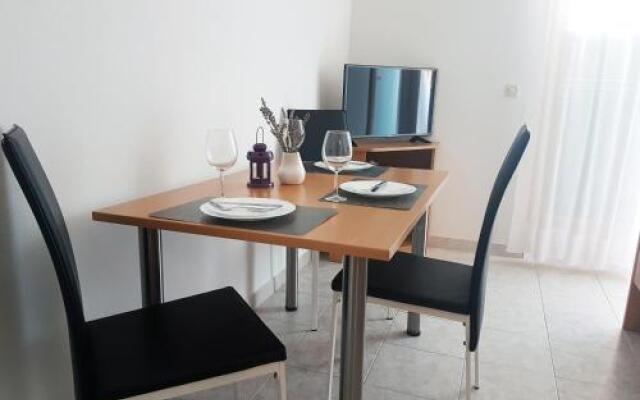 Apartments and Rooms Saric