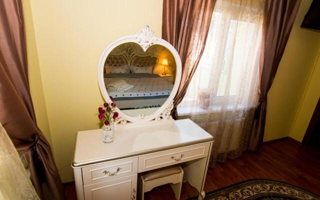 Beautiful Apartments in Villa near Airport