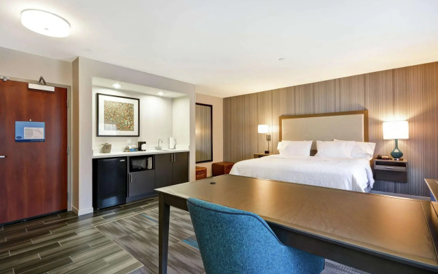 Hampton Inn & Suites Los Angeles Burbank Airport