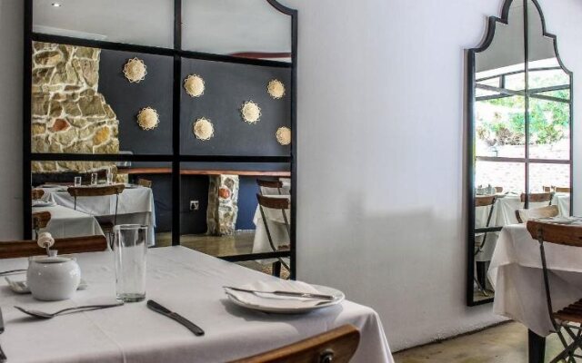 Jemima's Hospitality, Bunker on Bailie