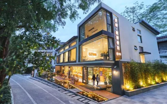 Itree Lake View Academy Hostel