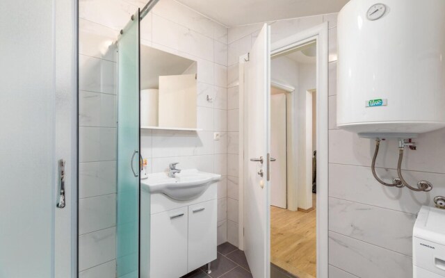 Beautiful Apartment in Pula With Wifi and 2 Bedrooms