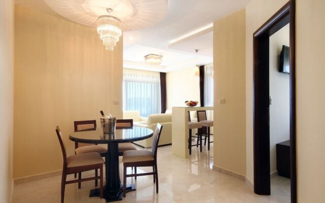 Hotel Shine