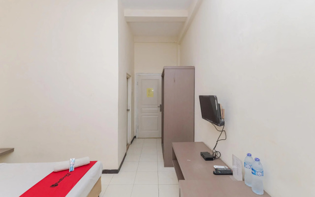 RedDoorz near Gubeng Station