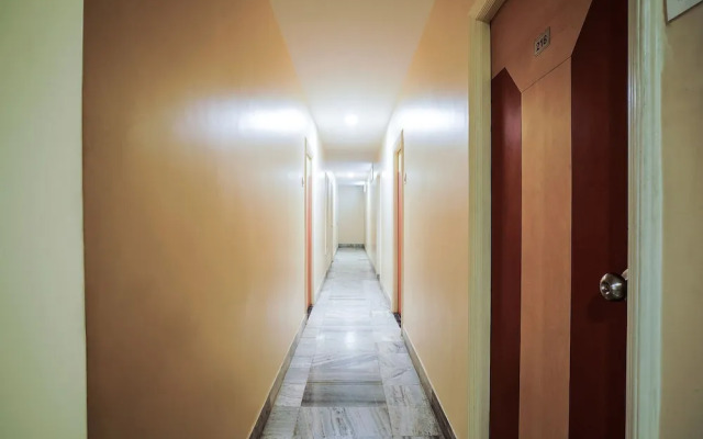 OYO Flagship 19581 Hotel Raj Classic MG Road