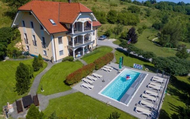 Pool Villa Silva Marija - App 206