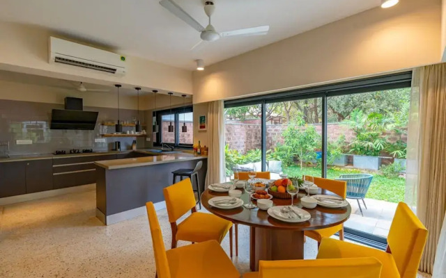 Ezra - 4bhk w Private Pool in Vagator nr Thalassa