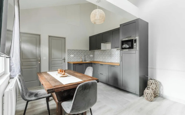 Townhouse With Garden 100m From Place Morny