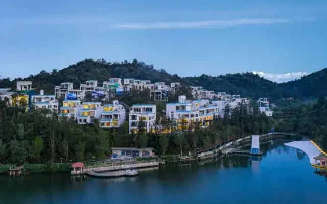 Moganshan Sky Swimming Pool Resort