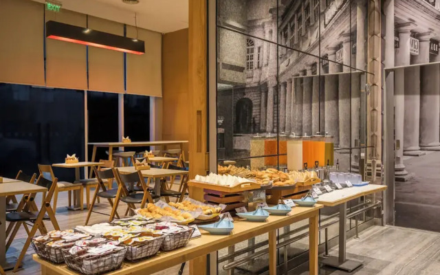 Holiday Inn Express Greater Noida Knowledge Park by IHG