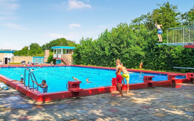 Nice Home in Heinkenszand With Wifi and 3 Bedrooms