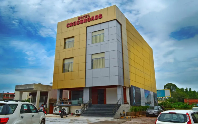 Hotel Crossroads