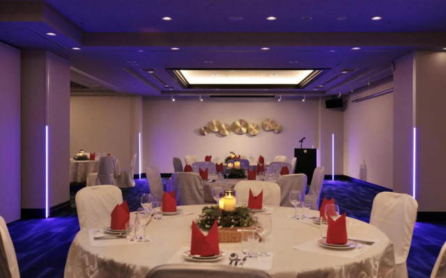 MINAMISENRI Crystal Hotel