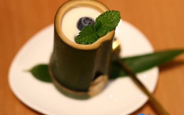 Qianlu Xiangju Hostel