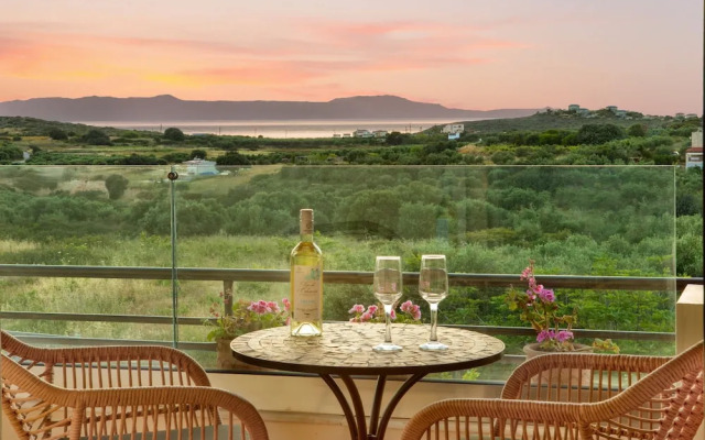 Villa Elihrisos-private Heated Pool Near the sea