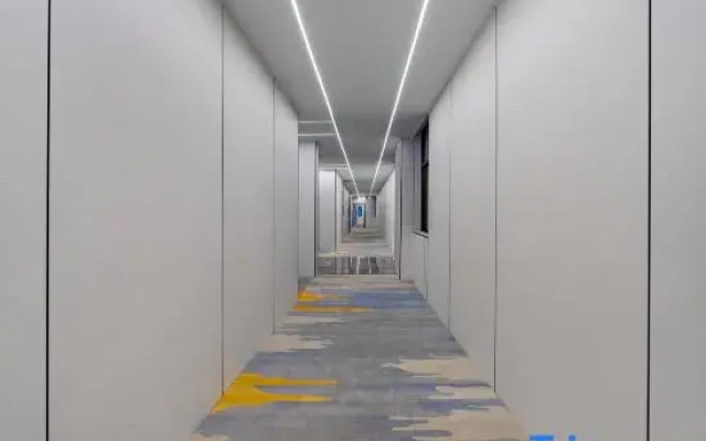 YUNDUOHOLET