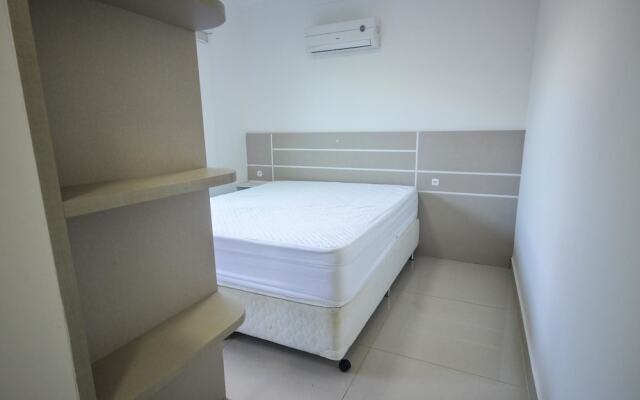 Casa 05 Dormitórios na Praia de Bombas