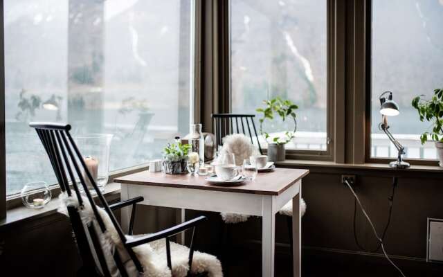 Fjærland Fjordstove Hotell - Huseby Hotelldrift AS