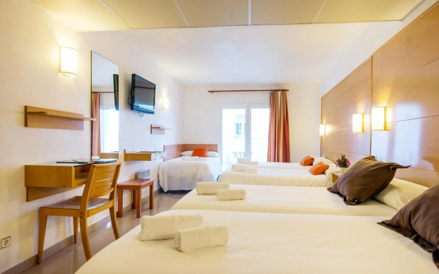 Hotel & Diving les Illes