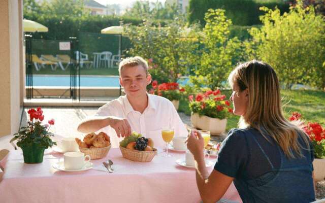 Logis Hôtel Arc en Ciel