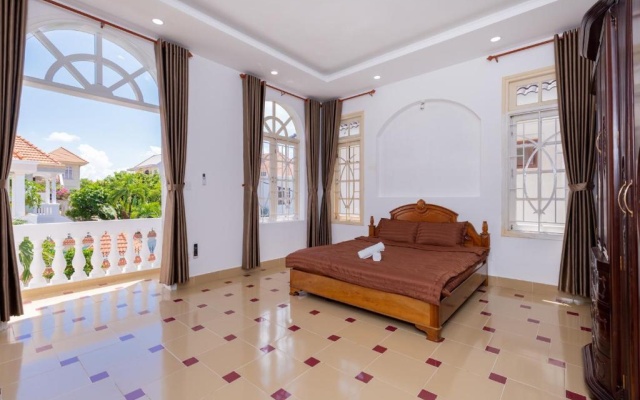 Ruby Villa F1