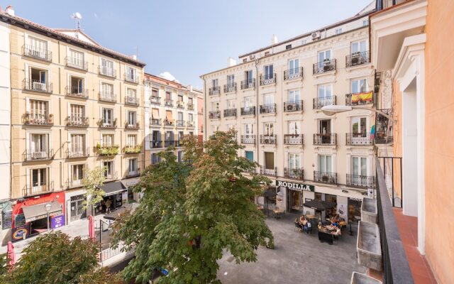 3 Bd Apartment Perfect Location In Plaza De Chueca