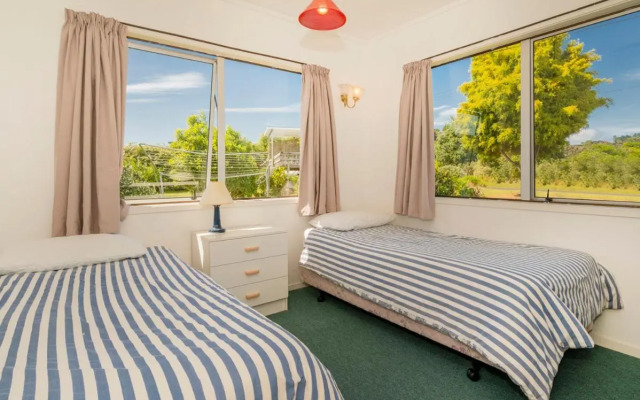 Silver Sands - Cooks Beach Holiday Home