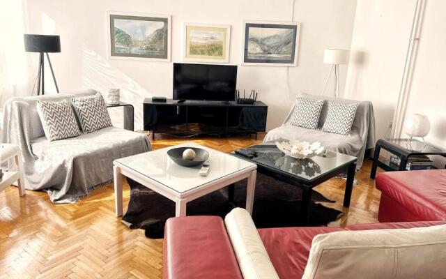 Villa Mina Kladovo, entire charming house with 5 bedrooms