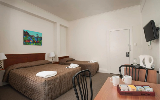 Kiwi International Hotel