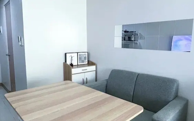 A Simple Yet Cozy Studio