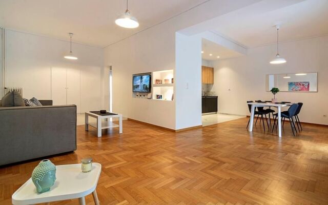 Zan Moreas Beautiful Apt in Koukaki