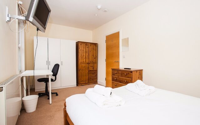 Modern & Spacious Home on Old Kent Road