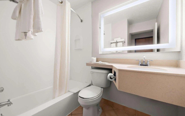 Clarion Inn & Suites and Convention Center