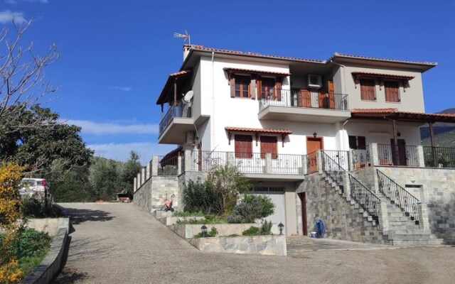 Gorgeous 3 bedrooms Apartment in Pilio