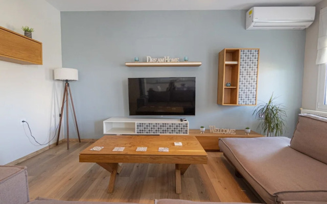 Simon Apartment by Rentalspro