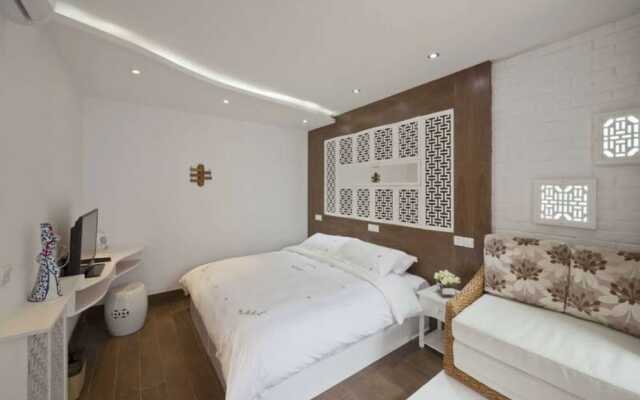 Yiyun Botique Inn Moonlight Watermark