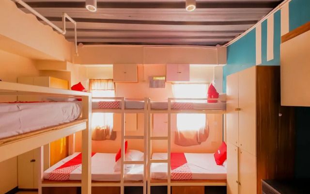 Crowne One Condo by Oyo Rooms