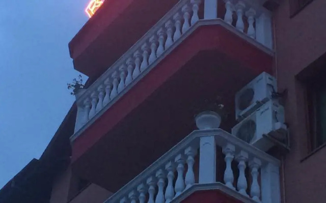 Red House Family Hotel