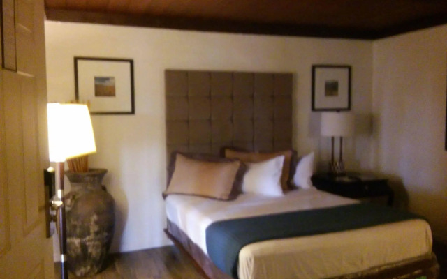 Sterling Gardens Hotel
