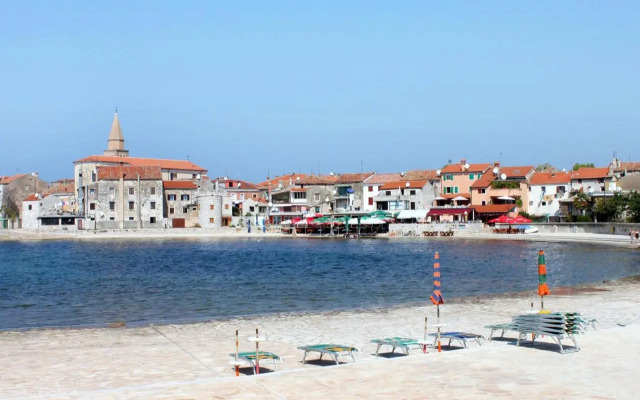 Studio Umag 7126a