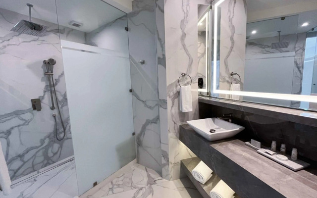 Safi Royal Luxury Metropolitan